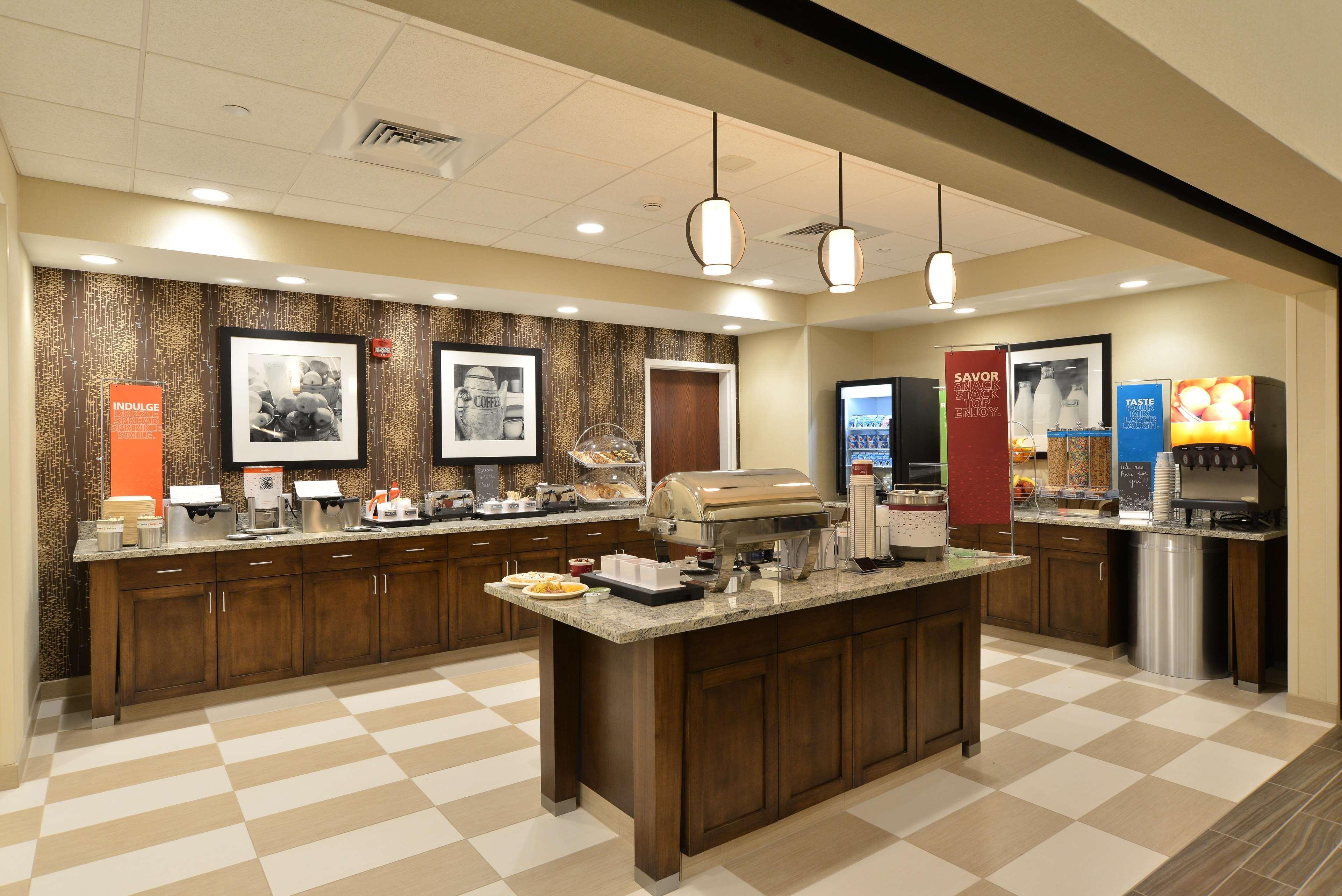 Hampton Inn & Suites Chippewa Falls Exterior photo