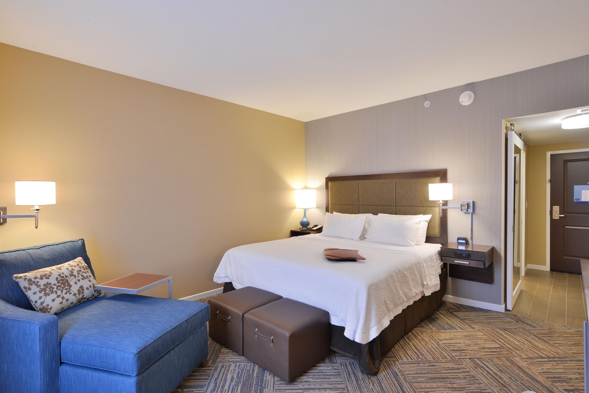 Hampton Inn & Suites Chippewa Falls Exterior photo