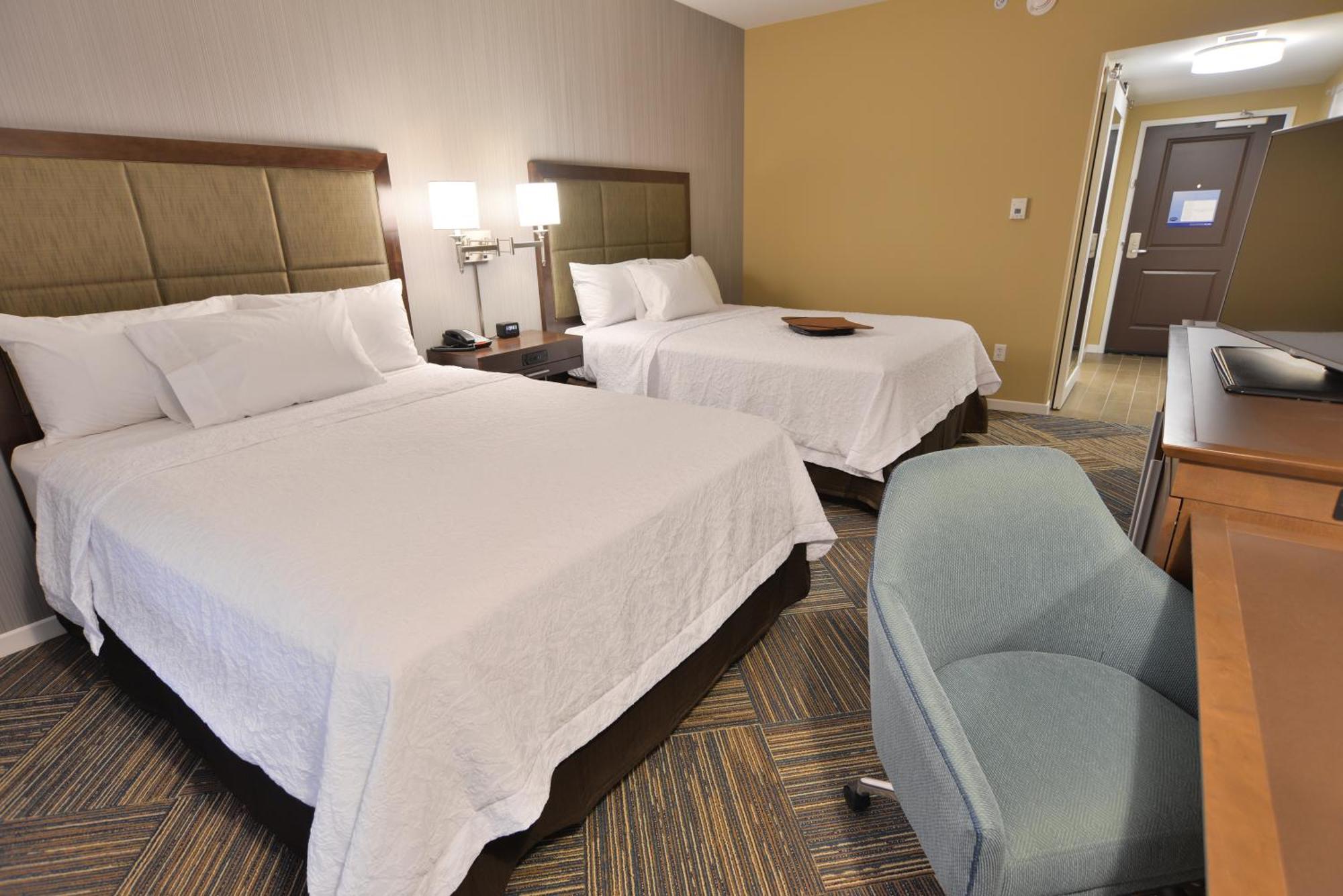 Hampton Inn & Suites Chippewa Falls Exterior photo